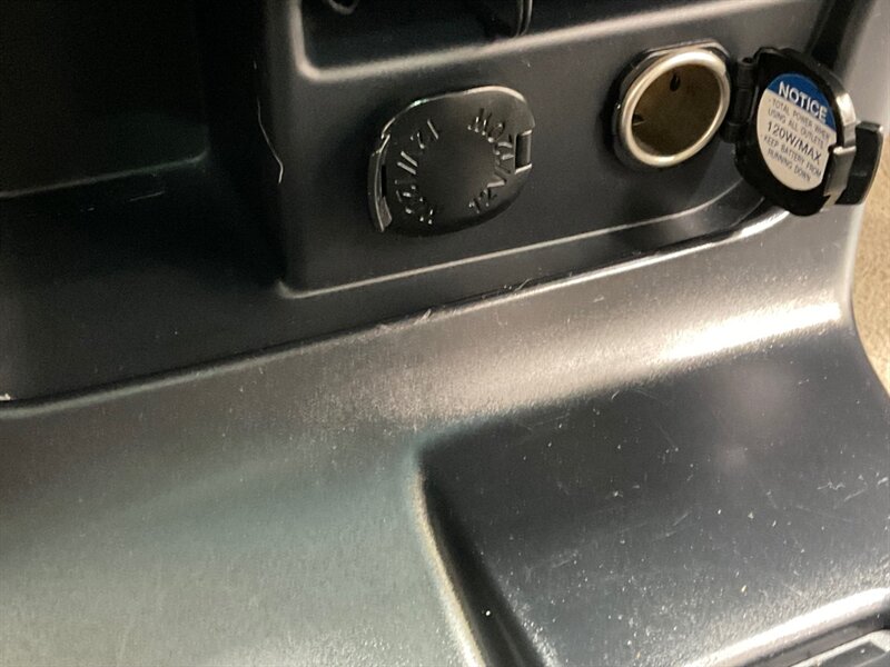 2001 Toyota 4Runner SR5 Sport Utility 4X4 / 3.4L V6 / 118K MILES  / ZERO RUST / SUNROOF / FRESH TIMING BELT SERVICE DONE - Photo 40 - Gladstone, OR 97027