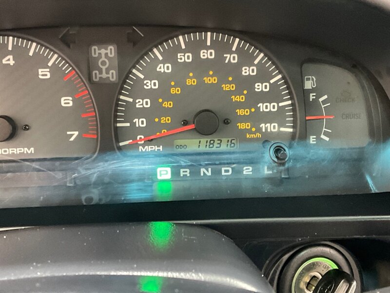 2001 Toyota 4Runner SR5 Sport Utility 4X4 / 3.4L V6 / 118K MILES  / ZERO RUST / SUNROOF / FRESH TIMING BELT SERVICE DONE - Photo 49 - Gladstone, OR 97027