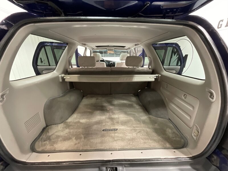 2001 Toyota 4Runner SR5 Sport Utility 4X4 / 3.4L V6 / 118K MILES  / ZERO RUST / SUNROOF / FRESH TIMING BELT SERVICE DONE - Photo 17 - Gladstone, OR 97027