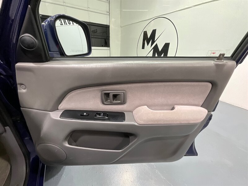 2001 Toyota 4Runner SR5 Sport Utility 4X4 / 3.4L V6 / 118K MILES  / ZERO RUST / SUNROOF / FRESH TIMING BELT SERVICE DONE - Photo 33 - Gladstone, OR 97027