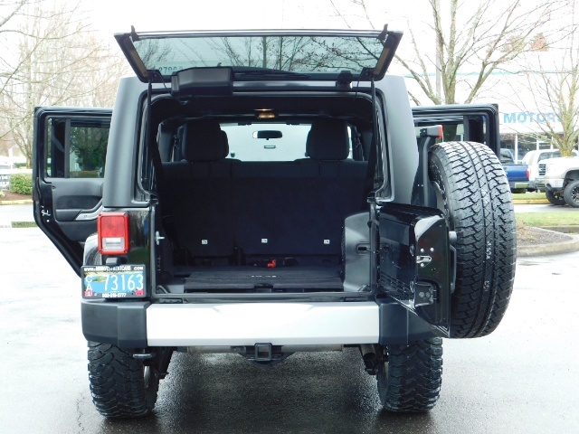 2012 Jeep Wrangler Unlimited Sahara / 4WD / Hard Top / Navi / LIFTED   - Photo 22 - Portland, OR 97217