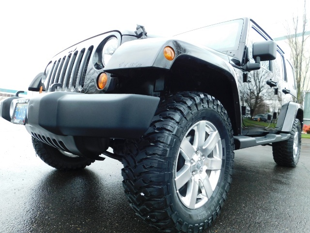 2012 Jeep Wrangler Unlimited Sahara / 4WD / Hard Top / Navi / LIFTED   - Photo 9 - Portland, OR 97217