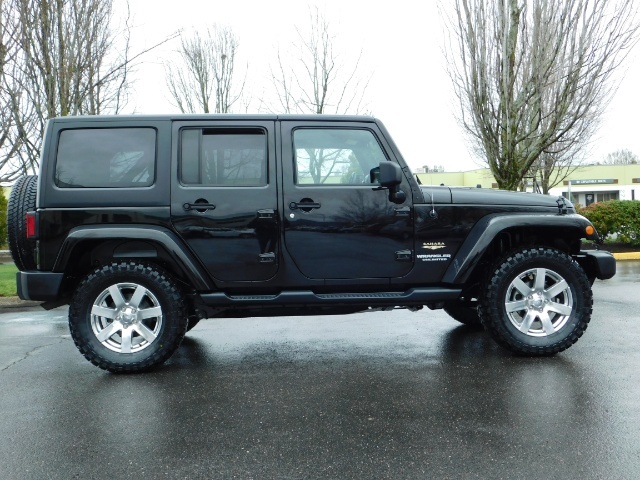 2012 Jeep Wrangler Unlimited Sahara / 4WD / Hard Top / Navi / LIFTED   - Photo 4 - Portland, OR 97217