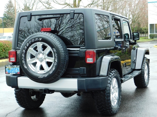 2012 Jeep Wrangler Unlimited Sahara / 4WD / Hard Top / Navi / LIFTED   - Photo 8 - Portland, OR 97217