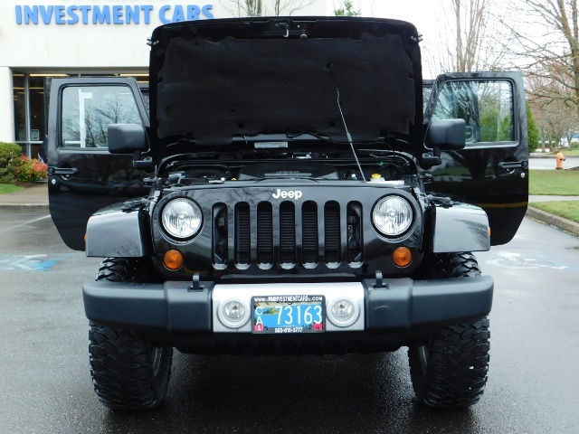 2012 Jeep Wrangler Unlimited Sahara / 4WD / Hard Top / Navi / LIFTED   - Photo 32 - Portland, OR 97217