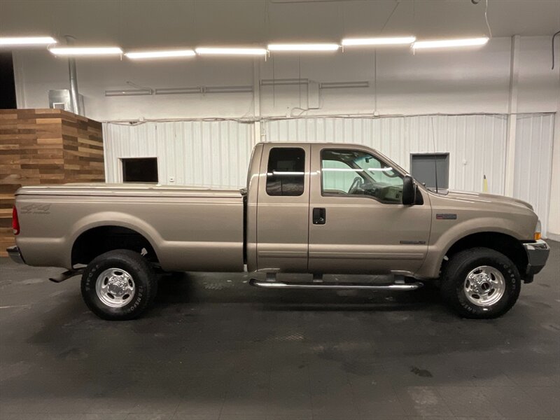 2002 Ford F-350 Lariat 4X4 / 7.3L DIESEL / RUST FREE/ 101,000 MILE  Leather & Heated Seats / SUPER CLEAN TRUCK / LOW MILES - Photo 4 - Gladstone, OR 97027