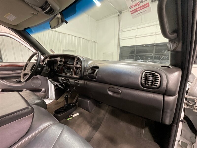 2001 Dodge Ram 2500 Laramie 4X4 5.9L DIESEL / NEW WHEELS & TIRES / Leather Seats / Long Bed / ZERO RUST - Photo 37 - Gladstone, OR 97027