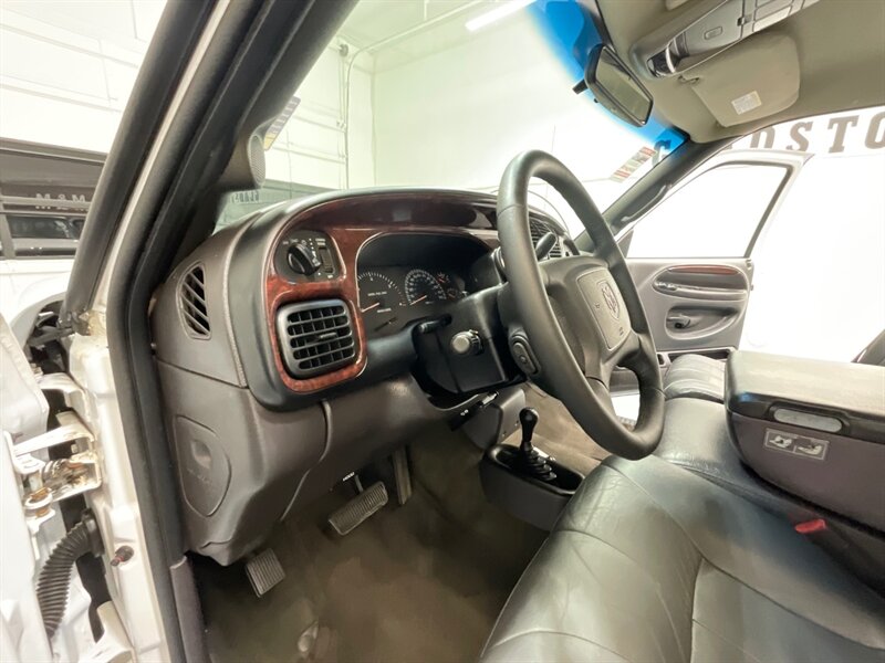 2001 Dodge Ram 2500 Laramie 4X4 5.9L DIESEL / NEW WHEELS & TIRES / Leather Seats / Long Bed / ZERO RUST - Photo 36 - Gladstone, OR 97027