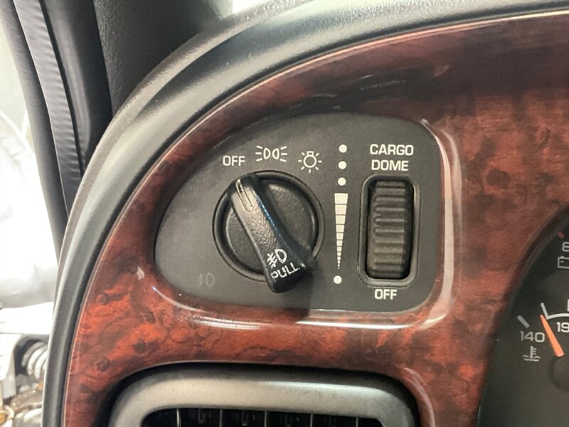 2001 Dodge Ram 2500 Laramie 4X4 5.9L DIESEL / NEW WHEELS & TIRES / Leather Seats / Long Bed / ZERO RUST - Photo 44 - Gladstone, OR 97027