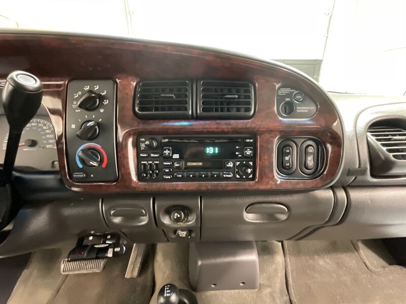2001 Dodge Ram 2500 Laramie 4X4 5.9L DIESEL / NEW WHEELS & TIRES / Leather Seats / Long Bed / ZERO RUST - Photo 18 - Gladstone, OR 97027