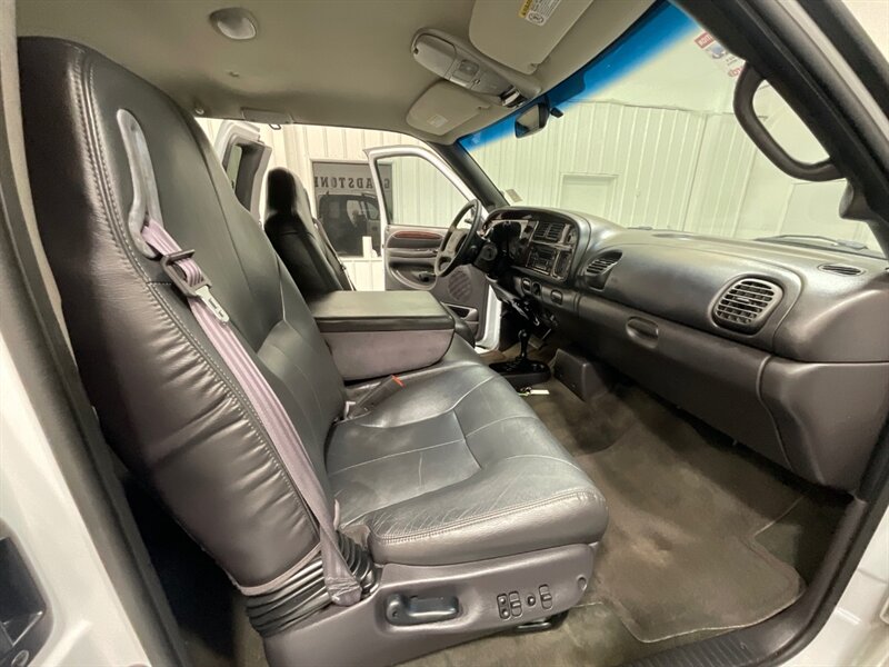 2001 Dodge Ram 2500 Laramie 4X4 5.9L DIESEL / NEW WHEELS & TIRES / Leather Seats / Long Bed / ZERO RUST - Photo 16 - Gladstone, OR 97027