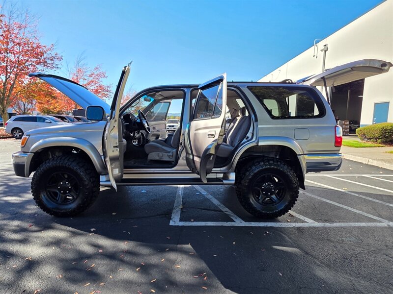 2001 Toyota 4Runner SR5 V6 / 4X4 / DIFF LOCK / TIMING BELT DONE / NEW TIRES / NEW LIFT / SERVICE RECORDS - Photo 23 - Portland, OR 97217