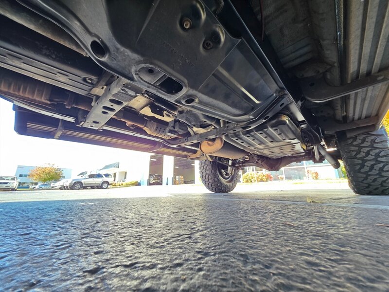 2001 Toyota 4Runner SR5 V6 / 4X4 / DIFF LOCK / TIMING BELT DONE / NEW TIRES / NEW LIFT / SERVICE RECORDS - Photo 22 - Portland, OR 97217