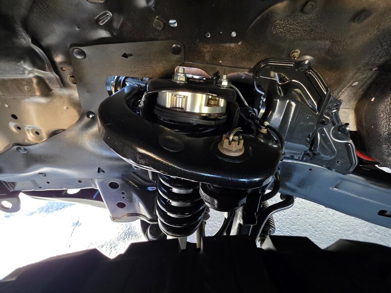 2001 Toyota 4Runner SR5 V6 / 4X4 / DIFF LOCK / TIMING BELT DONE / NEW TIRES / NEW LIFT / SERVICE RECORDS - Photo 45 - Portland, OR 97217