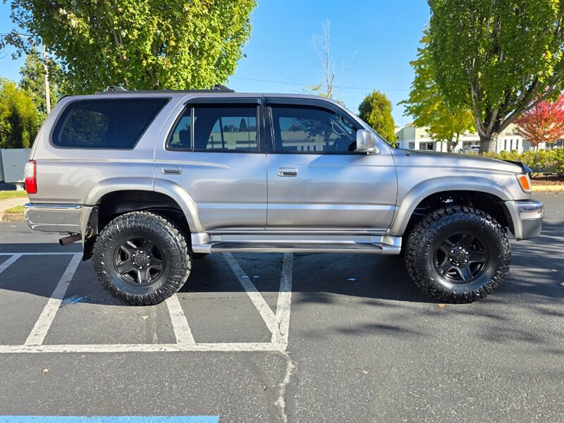 2001 Toyota 4Runner SR5 V6 / 4X4 / DIFF LOCK / TIMING BELT DONE / NEW TIRES / NEW LIFT / SERVICE RECORDS - Photo 4 - Portland, OR 97217