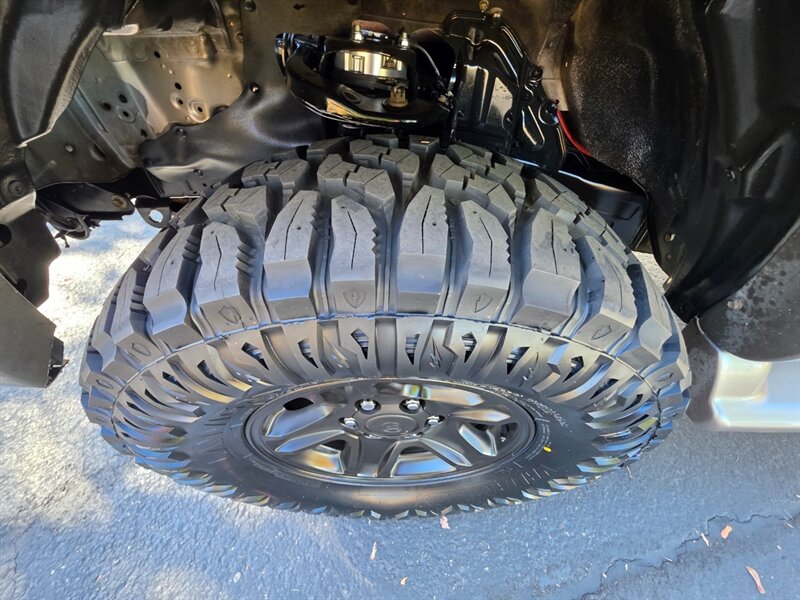 2001 Toyota 4Runner SR5 V6 / 4X4 / DIFF LOCK / TIMING BELT DONE / NEW TIRES / NEW LIFT / SERVICE RECORDS - Photo 46 - Portland, OR 97217