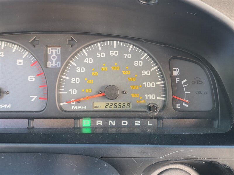 2001 Toyota 4Runner SR5 V6 / 4X4 / DIFF LOCK / TIMING BELT DONE / NEW TIRES / NEW LIFT / SERVICE RECORDS - Photo 34 - Portland, OR 97217