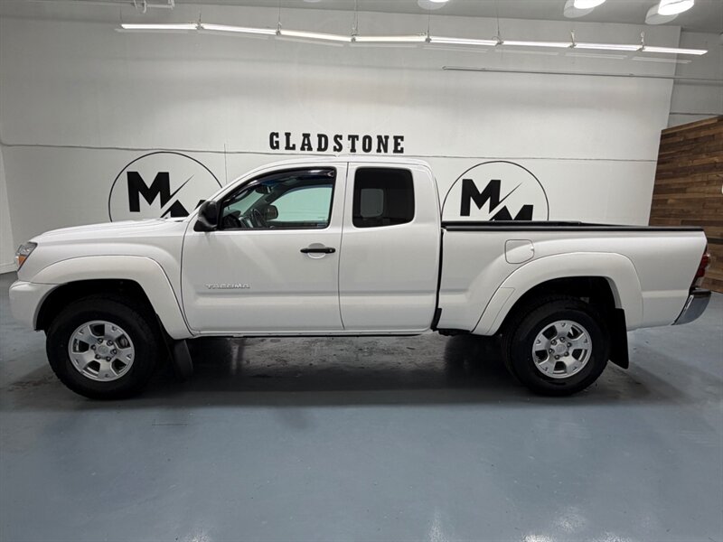 2012 Toyota Tacoma PreRunner V6 SR5 / NEW TIRES / Backup Camera /LOCAL TRUCK w. ZERO RUST - Photo 3 - Gladstone, OR 97027