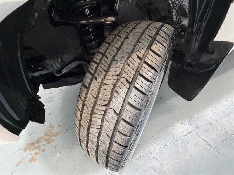 2012 Toyota Tacoma PreRunner V6 SR5 / NEW TIRES / Backup Camera /LOCAL TRUCK w. ZERO RUST - Photo 24 - Gladstone, OR 97027
