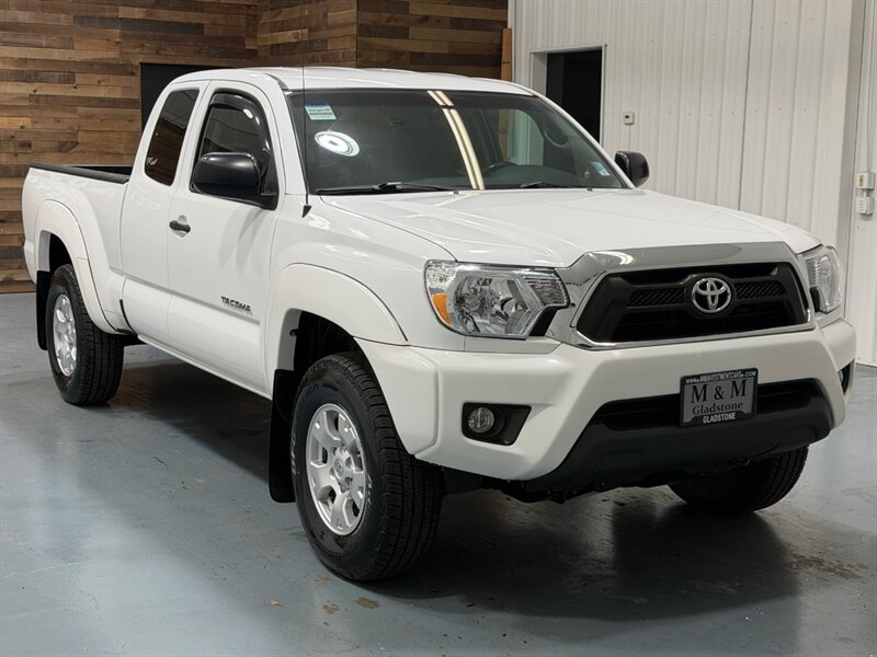 2012 Toyota Tacoma PreRunner V6 SR5 / NEW TIRES / Backup Camera /LOCAL TRUCK w. ZERO RUST - Photo 2 - Gladstone, OR 97027