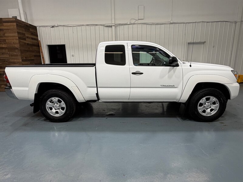 2012 Toyota Tacoma PreRunner V6 SR5 / NEW TIRES / Backup Camera /LOCAL TRUCK w. ZERO RUST - Photo 4 - Gladstone, OR 97027