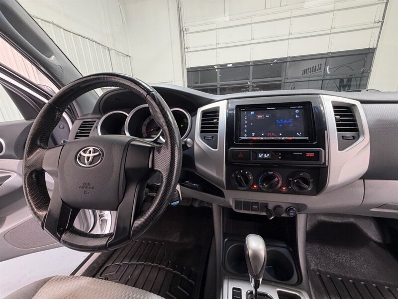 2012 Toyota Tacoma PreRunner V6 SR5 / NEW TIRES / Backup Camera /LOCAL TRUCK w. ZERO RUST - Photo 19 - Gladstone, OR 97027