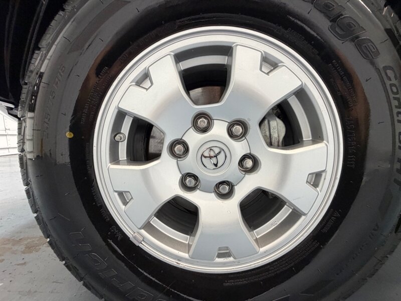 2012 Toyota Tacoma PreRunner V6 SR5 / NEW TIRES / Backup Camera /LOCAL TRUCK w. ZERO RUST - Photo 45 - Gladstone, OR 97027