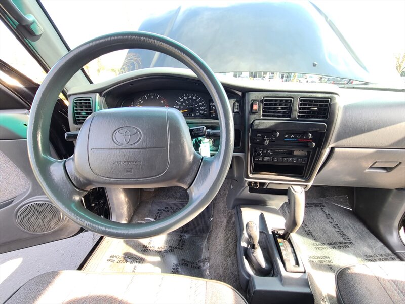 1997 Toyota Tacoma 4X4 / V6 3.4 L TIMING BELT DONE / LIFTED / 1-OWNER  / NEW TIRES / LOCAL TRUCK / NO RUST / LOW MILES !! - Photo 37 - Portland, OR 97217