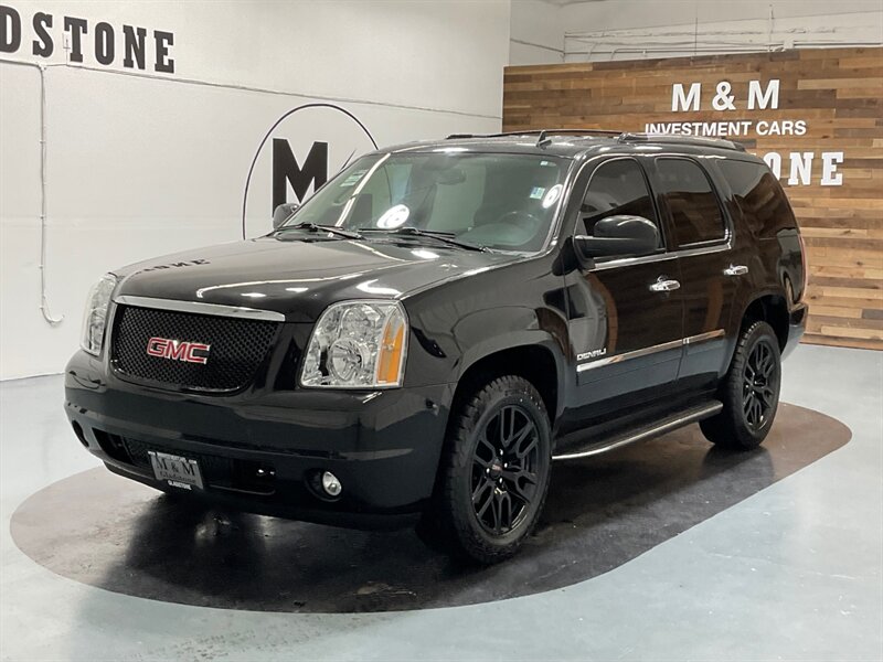 2011 GMC Yukon Denali 4X4 / 6.2L V8 / Leather DVD Player / LOCAL  / 3RD ROW SEAT - Photo 1 - Gladstone, OR 97027