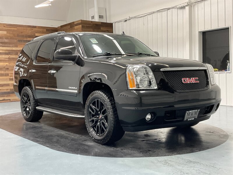 2011 GMC Yukon Denali 4X4 / 6.2L V8 / Leather DVD Player / LOCAL  / 3RD ROW SEAT - Photo 65 - Gladstone, OR 97027