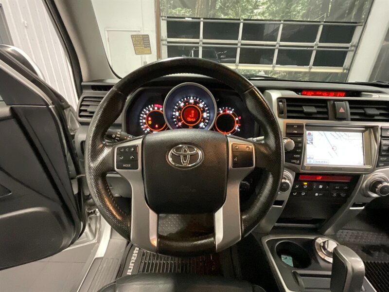 2013 Toyota 4Runner Limited 4X4 / 3RD ROW SEAT / LIFTED LIFTED  Leather & Heated Seats / Navigation & Camera / Sunroof / LIFTED / LOCAL OREGON SUV / RUST FREE !! - Photo 30 - Gladstone, OR 97027