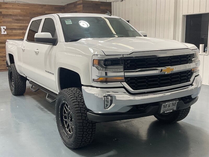2017 Chevrolet Silverado 1500 LT CREW CAB 4X4 /6-inc LIFT w. NEW TIRES /LONG BED  / ZERO RUST / Leather - Photo 2 - Gladstone, OR 97027