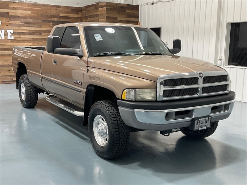 2000 Dodge Ram 2500 SLT Laramie 4X4 / 5.9L DIESEL / 5-SPEED /NEW TIRES  / LONG BED / ZERO RUST - Photo 2 - Gladstone, OR 97027