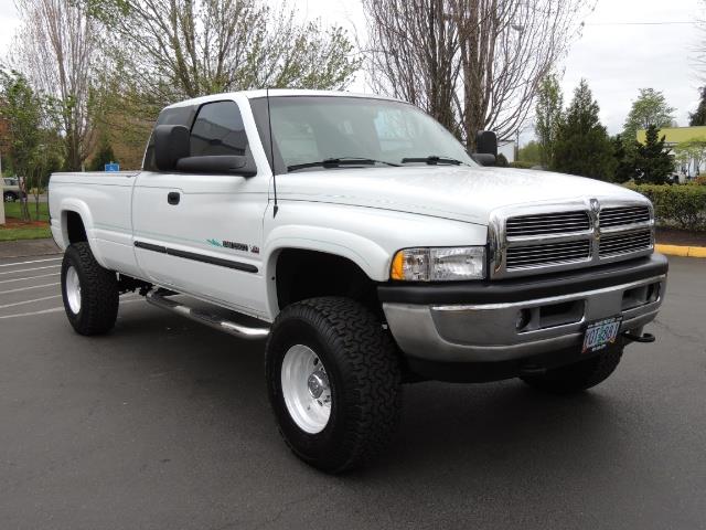 1999 Dodge Ram 2500 Laramie SLT 4X4 / V10 LongBed / 83K Miles / LIFTED