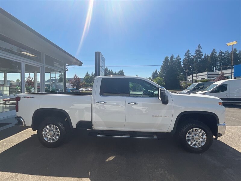 2022 Chevrolet Silverado 2500 LTZ Crew Cab 4X4 / 6.6L DIESEL / 32,000 MILES  / Leather Heated Seats / RUST FREE - Photo 4 - Gladstone, OR 97027