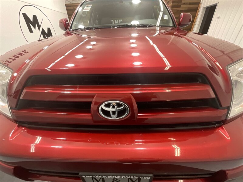 2005 Toyota 4Runner Limited 4X4 / 4.0L V6 / Leather /ONLY 52,000 MILES  / LOCAL RUST FREE - Photo 30 - Gladstone, OR 97027