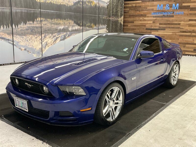 2014 Ford Mustang GT Premium 5.0L V8 / 6-SPEED / BREMBO BRAKES  / Panoramic roof / Leather & Heated Seats / Navigation & Backup Camera - Photo 1 - Gladstone, OR 97027