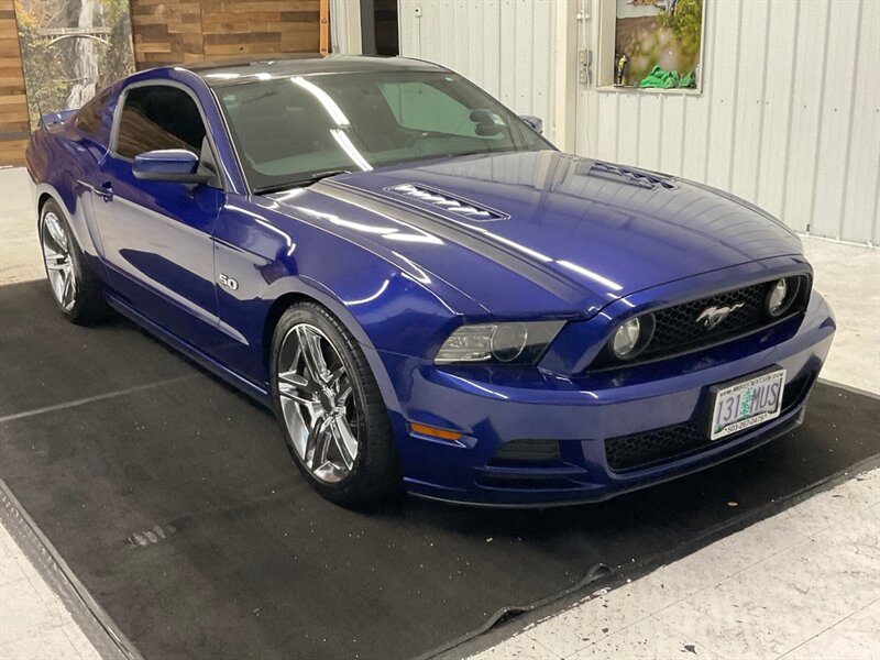 2014 Ford Mustang GT Premium 5.0L V8 / 6-SPEED / BREMBO BRAKES  / Panoramic roof / Leather & Heated Seats / Navigation & Backup Camera - Photo 2 - Gladstone, OR 97027