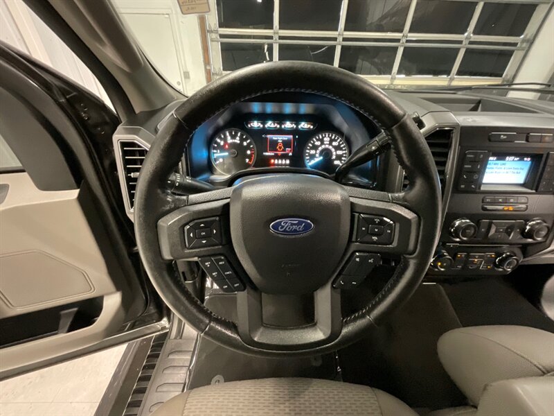 2018 Ford F-150 XLT Crew Cab 4X4 / 3.5L V6 ECOBOOST / 1-OWNER  /Backup Camera / Excel Cond - Photo 17 - Gladstone, OR 97027