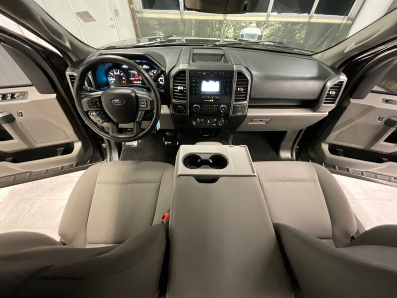 2018 Ford F-150 XLT Crew Cab 4X4 / 3.5L V6 ECOBOOST / 1-OWNER  /Backup Camera / Excel Cond - Photo 42 - Gladstone, OR 97027