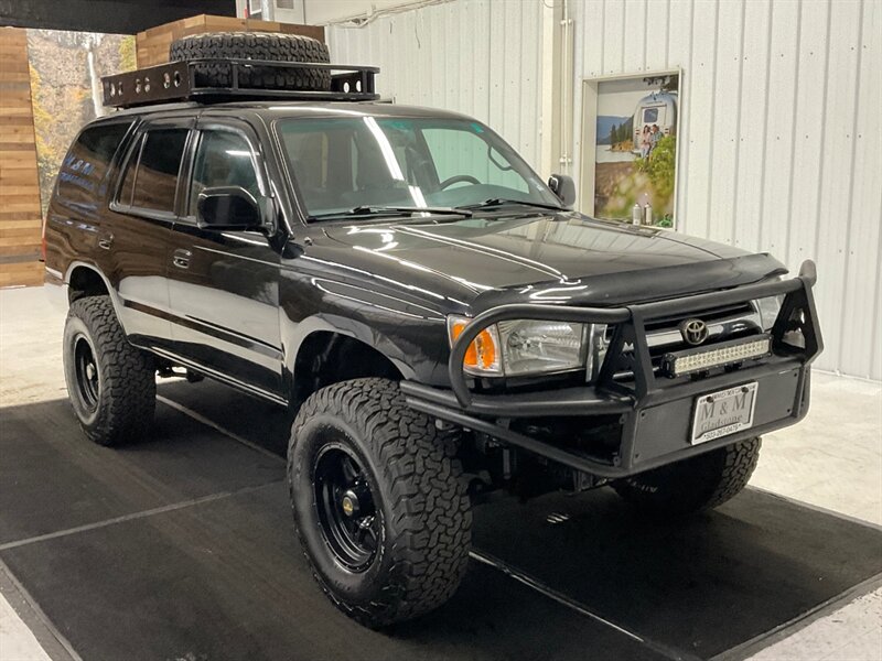 2000 Toyota 4Runner SR5 4X4 / 3.4L V6 / 5-SPEED MANUAL / LIFTED  / LOCAL SUV / FRESH TIMING BELT WATER PUMP SERVICE / CUSTOM BUMPER & LIGHT BAR / ROOF RACK - Photo 2 - Gladstone, OR 97027