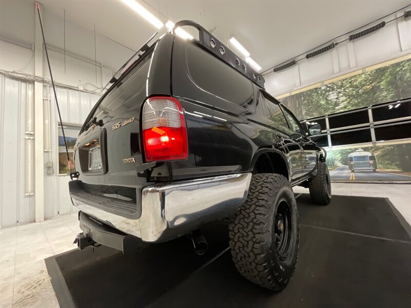 2000 Toyota 4Runner SR5 4X4 / 3.4L V6 / 5-SPEED MANUAL / LIFTED  / LOCAL SUV / FRESH TIMING BELT WATER PUMP SERVICE / CUSTOM BUMPER & LIGHT BAR / ROOF RACK - Photo 26 - Gladstone, OR 97027