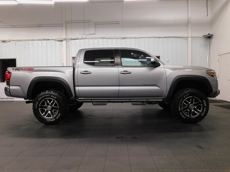 2019 Toyota Tacoma TRD Off-Road 4X4/ Te   - Photo 4 - Gladstone, OR 97027