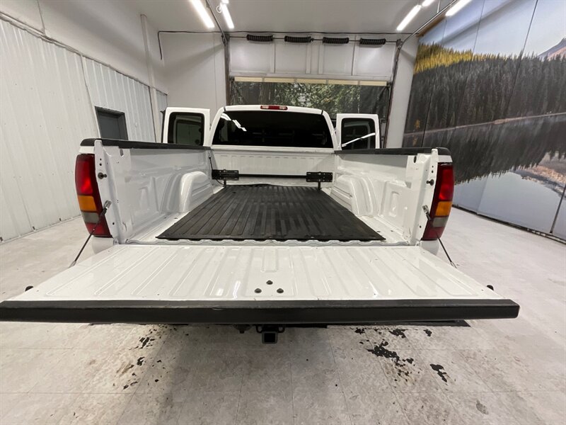 2003 GMC Sierra 2500 SLE 4Dr Extended Cab 4X4 / 6.0L V8 / LOCAL TRUCK  / Rust Free / Excel Cond / 3/4 Ton / 163,000 Miles - Photo 12 - Gladstone, OR 97027