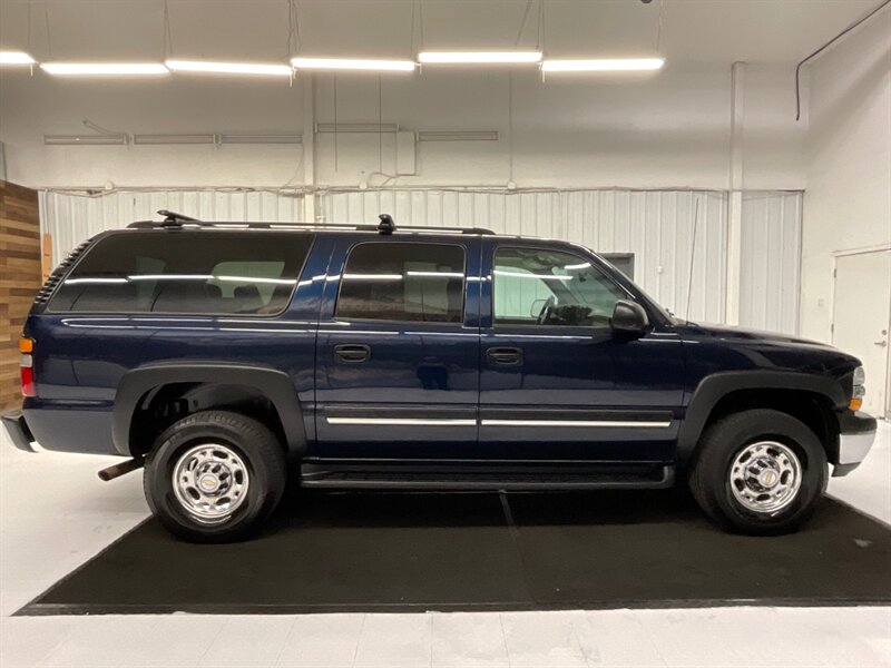 2005 Chevrolet Suburban 2500 LS 4X4 / 8.1L V8 / LOCAL SUV / 110,000 MILES  / RUST FREE / SUNROOF / Excel Cond / 3/4 TON / 3RD ROW SEAT - Photo 4 - Gladstone, OR 97027