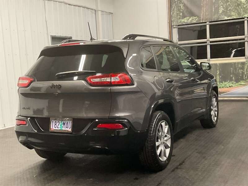 2018 Jeep Cherokee Latitude 4X4 w/Tech   - Photo 7 - Gladstone, OR 97027