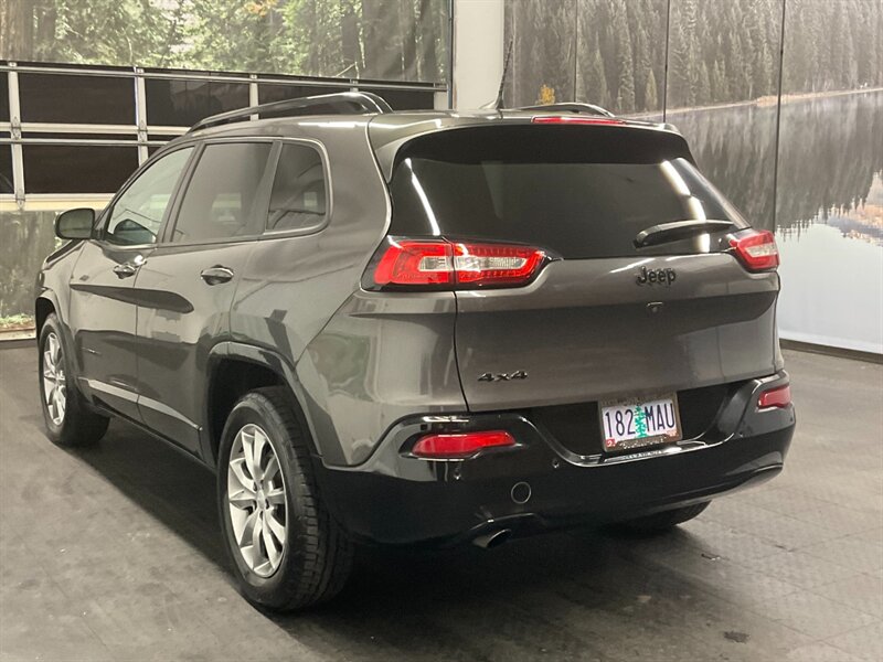 2018 Jeep Cherokee Latitude 4X4 w/Tech   - Photo 8 - Gladstone, OR 97027