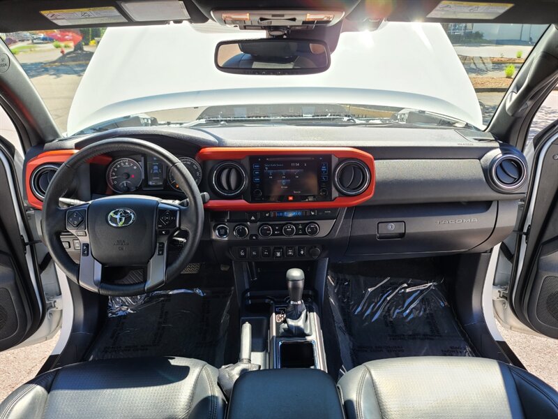 2019 Toyota Tacoma TRD Off-Road DOUBLE CAB 4X4 with CRAWL CONTRL  / LEATHER / NAVIGATION / BLIND SPOT / SUN ROOF / NEW LIFT + TIRES / 12K MLS - Photo 33 - Portland, OR 97217