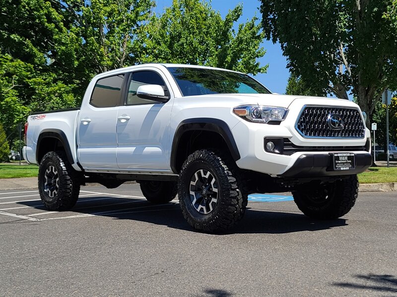 2019 Toyota Tacoma TRD Off-Road DOUBLE CAB 4X4 with CRAWL CONTRL  / LEATHER / NAVIGATION / BLIND SPOT / SUN ROOF / NEW LIFT + TIRES / 12K MLS - Photo 71 - Portland, OR 97217