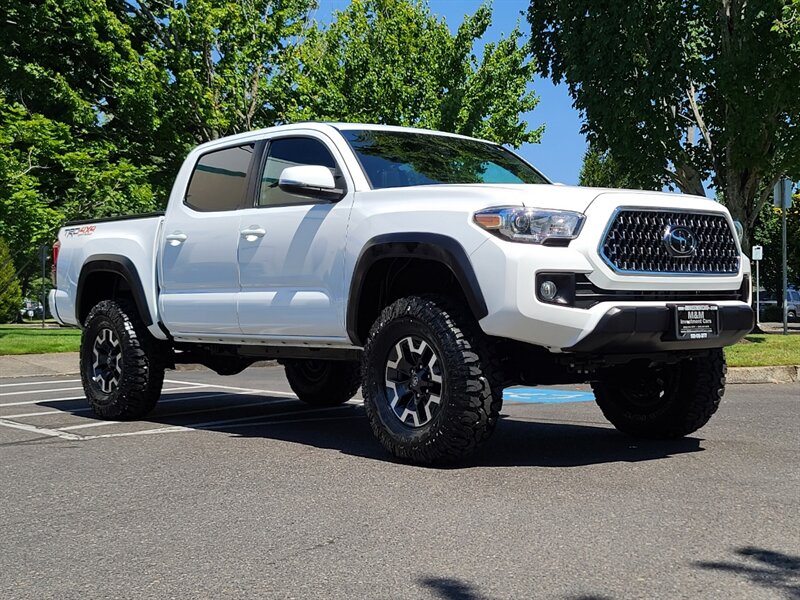 2019 Toyota Tacoma TRD Off-Road DOUBLE CAB 4X4 with CRAWL CONTRL  / LEATHER / NAVIGATION / BLIND SPOT / SUN ROOF / NEW LIFT + TIRES / 12K MLS - Photo 72 - Portland, OR 97217